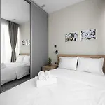 Avenue Studios & Apartments, Nilie Hospitality Mgmt