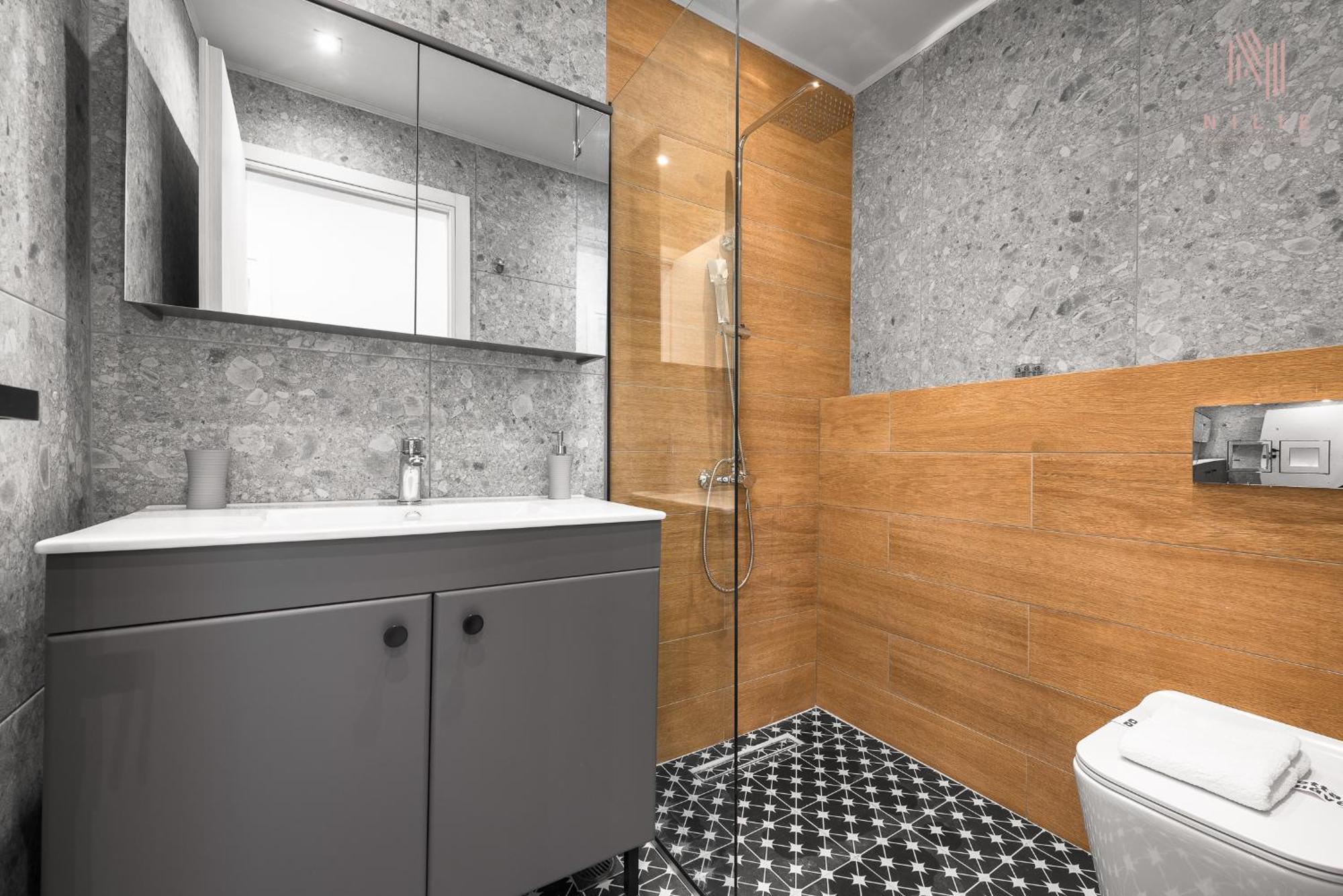 Avenue & Apartments, Nilie Hospitality Mgmt *