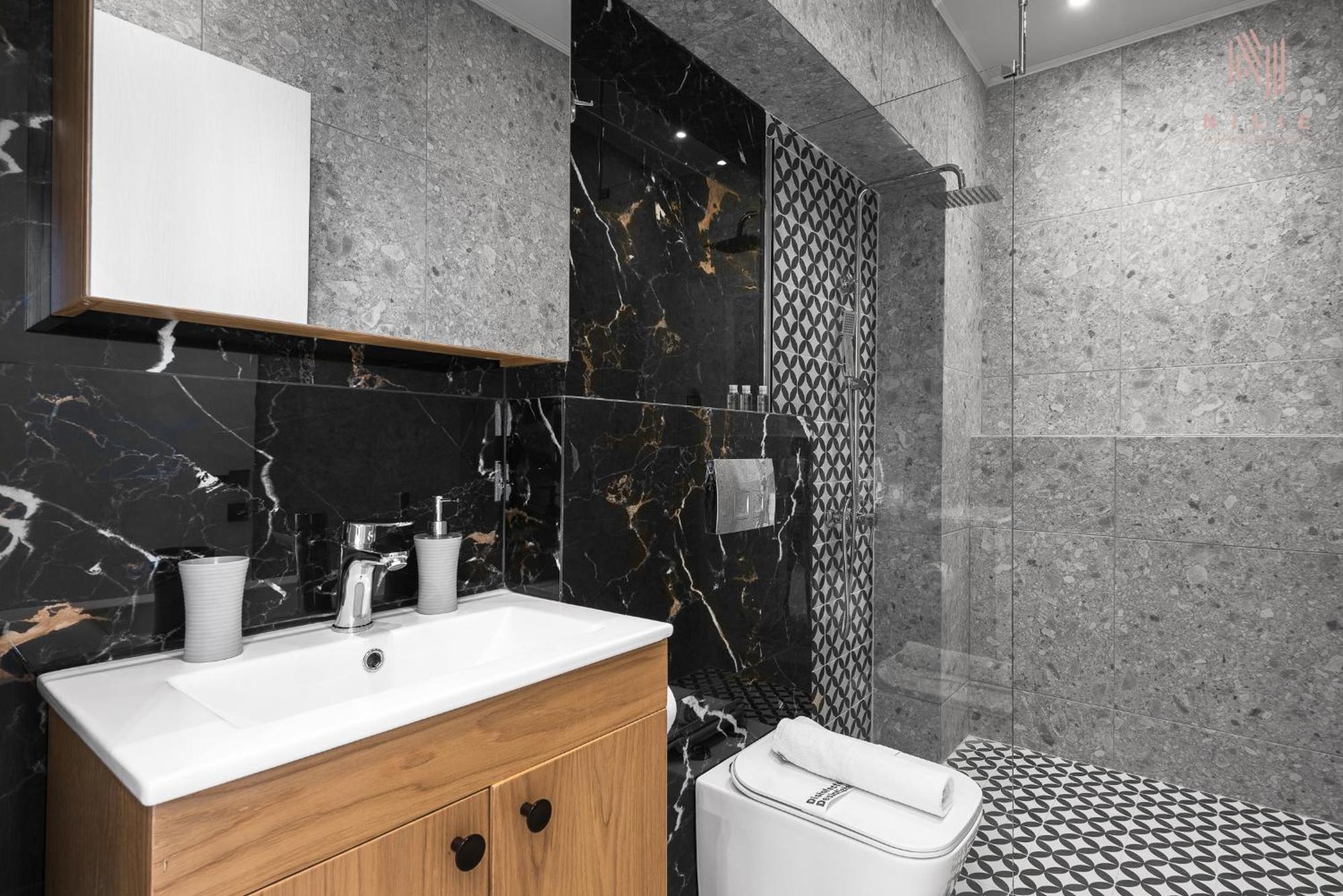 Avenue & Apartments, Nilie Hospitality Mgmt Apartment