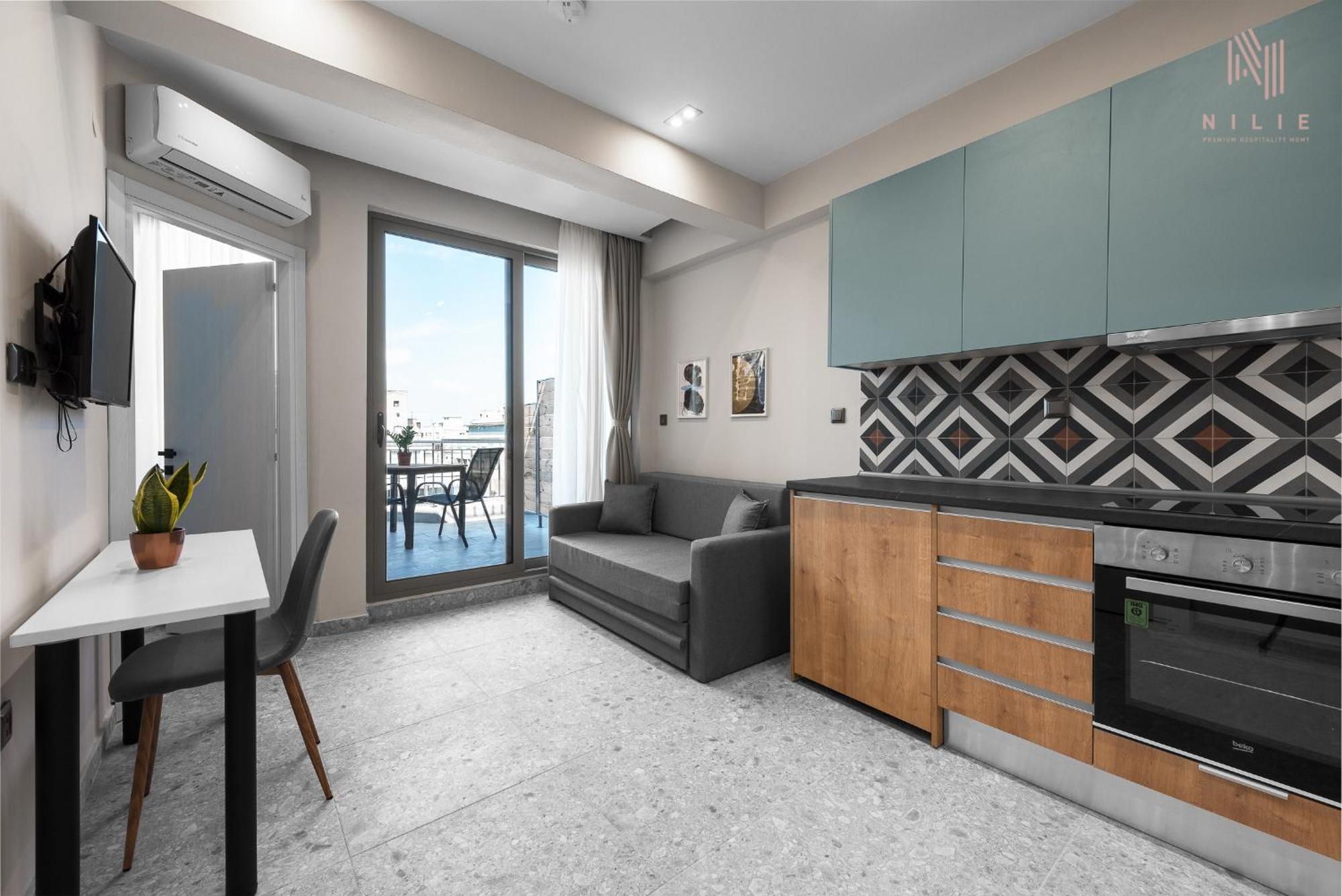 Avenue & Apartments, Nilie Hospitality Mgmt