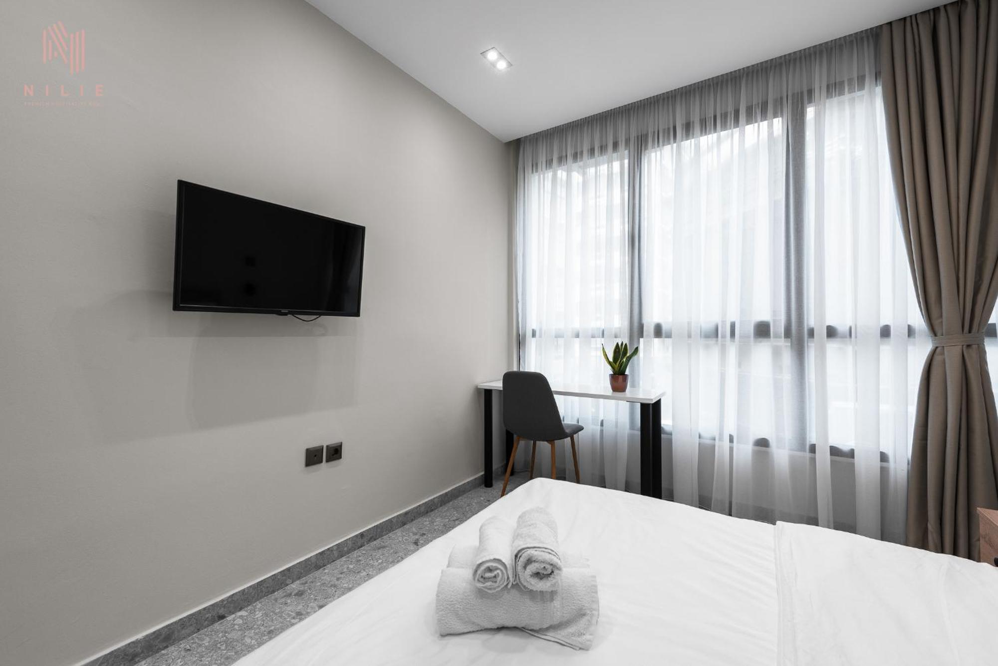 Avenue & Apartments, Nilie Hospitality Mgmt *