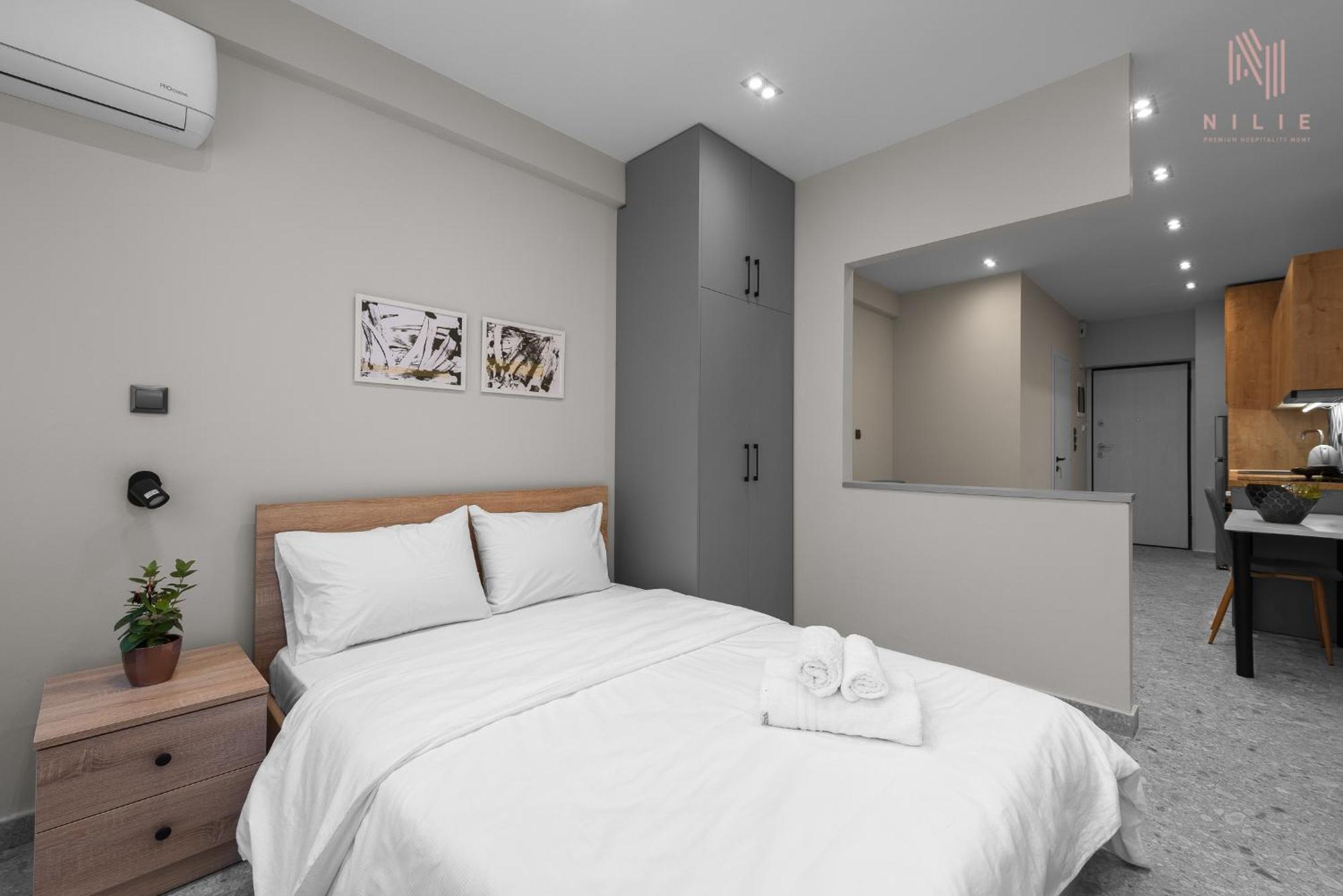 Avenue & Apartments, Nilie Hospitality Mgmt